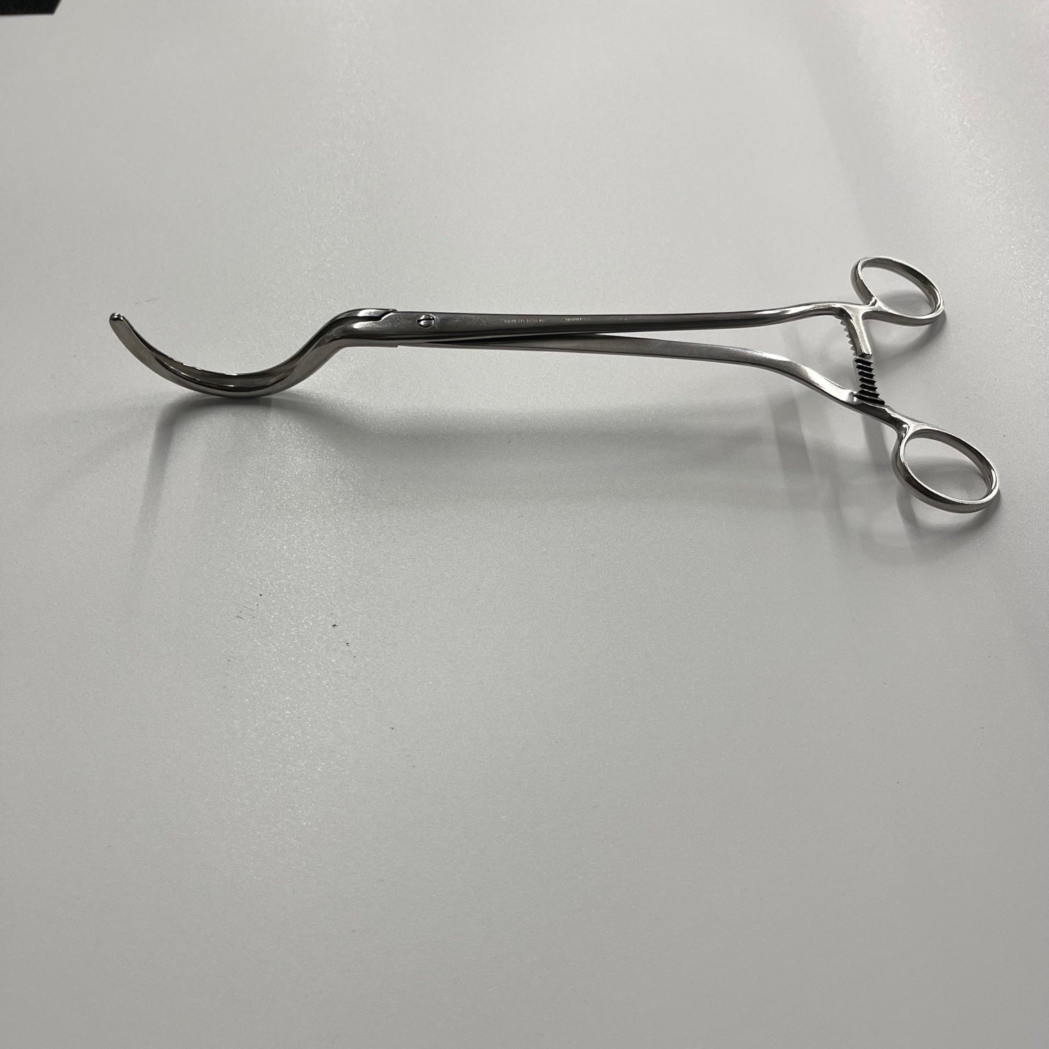 V. Mueller Wylie J clamp - V. Mueller -Angelus Medical