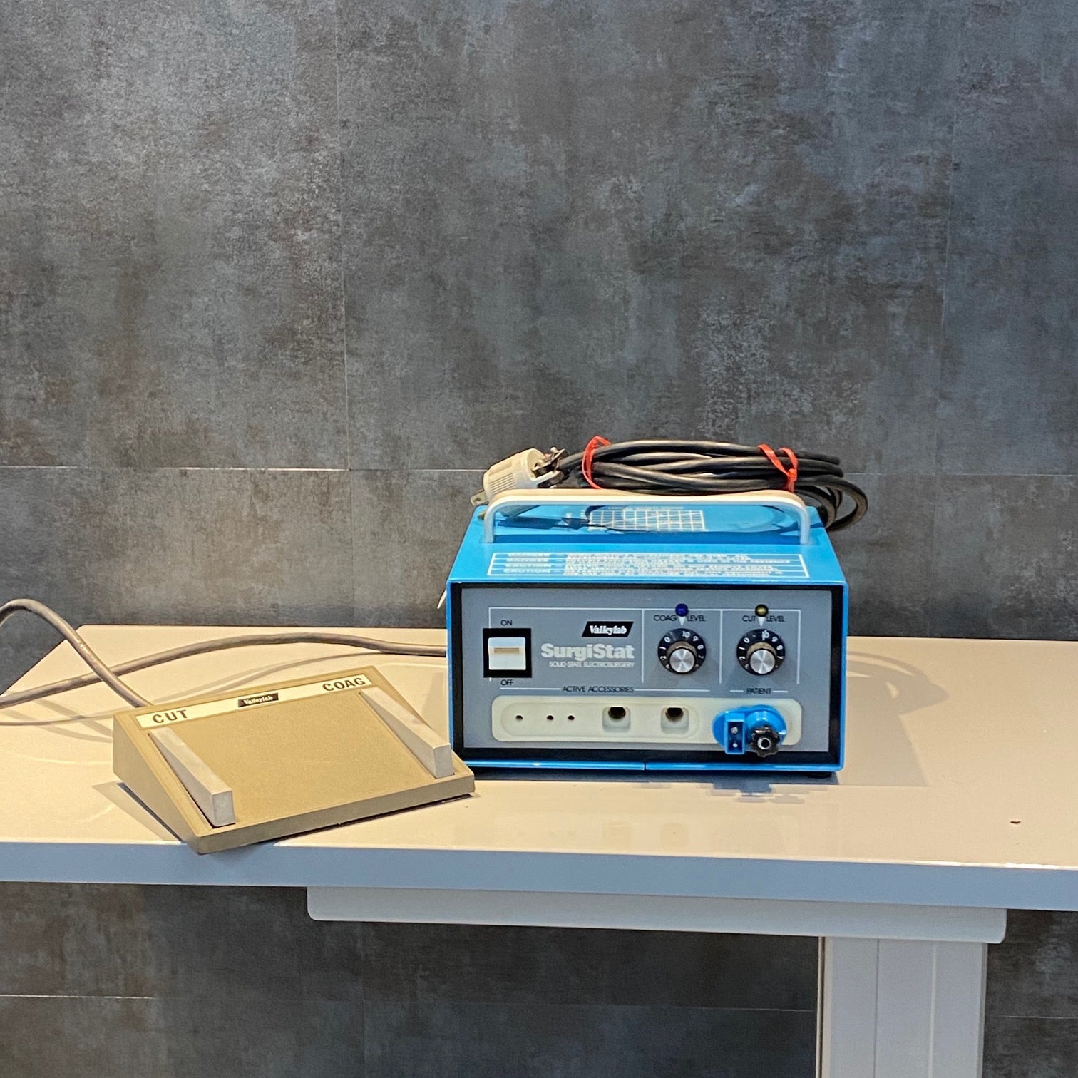 Valleylab Surgistat B Electrosurgical Generator - Valleylab -Angelus Medical