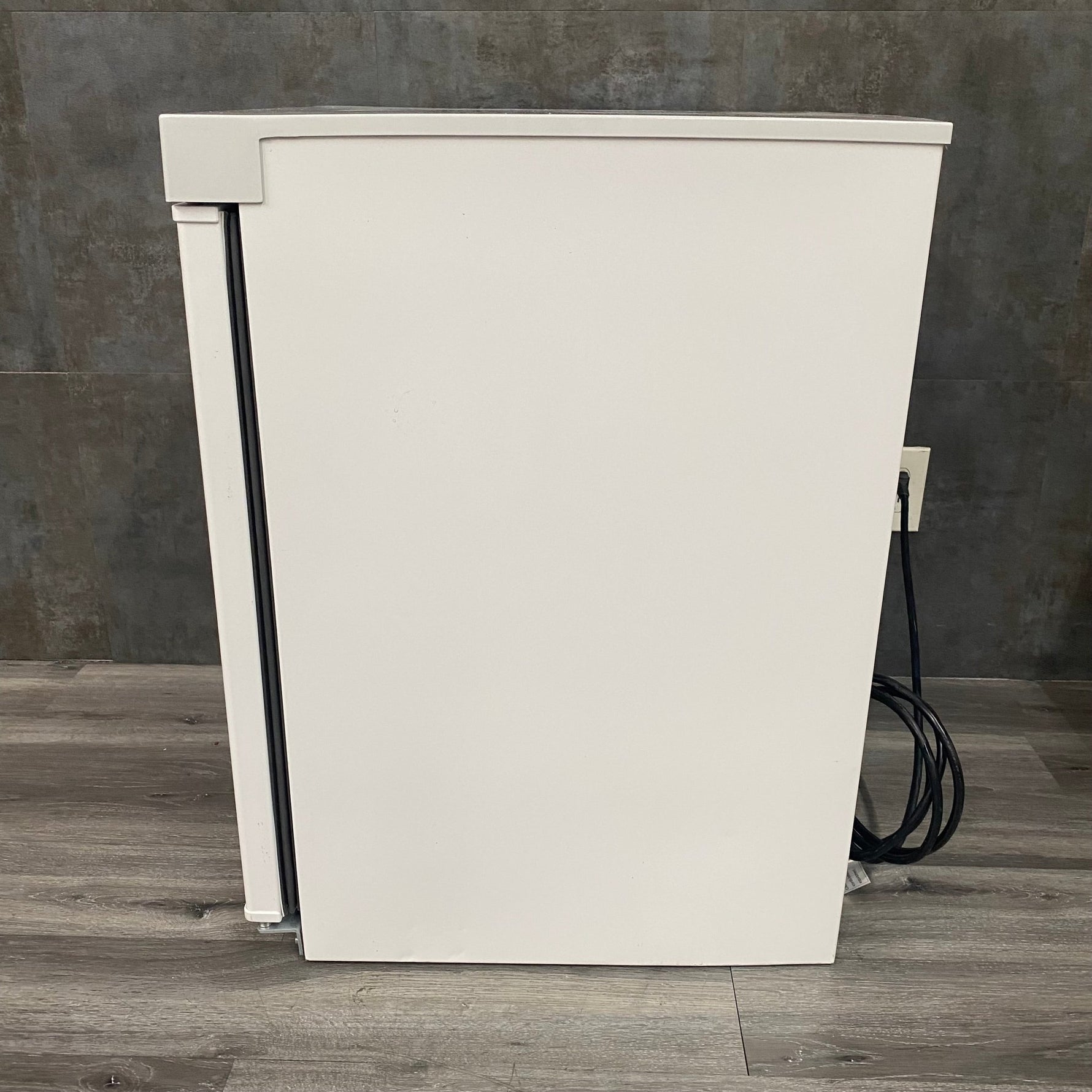 VWR Medical 4.2 Cu Ft Freezer (New) - VWR -Angelus Medical