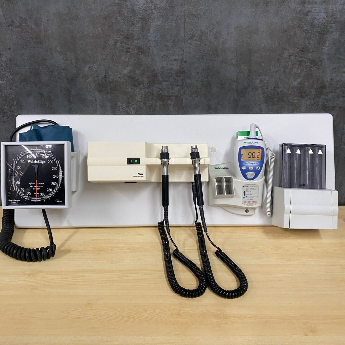 Welch Allyn 767 Integrated Diagnostic System (Refurbished) - Welch Allyn -Angelus Medical