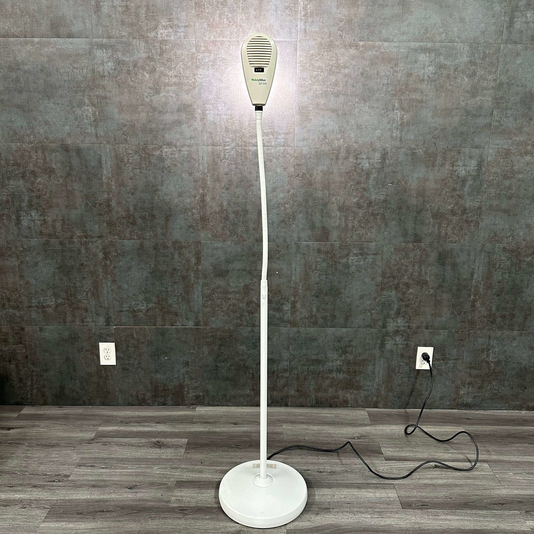 Welch Allyn LS 135 LED Examination Light - Welch Allyn -Angelus Medical