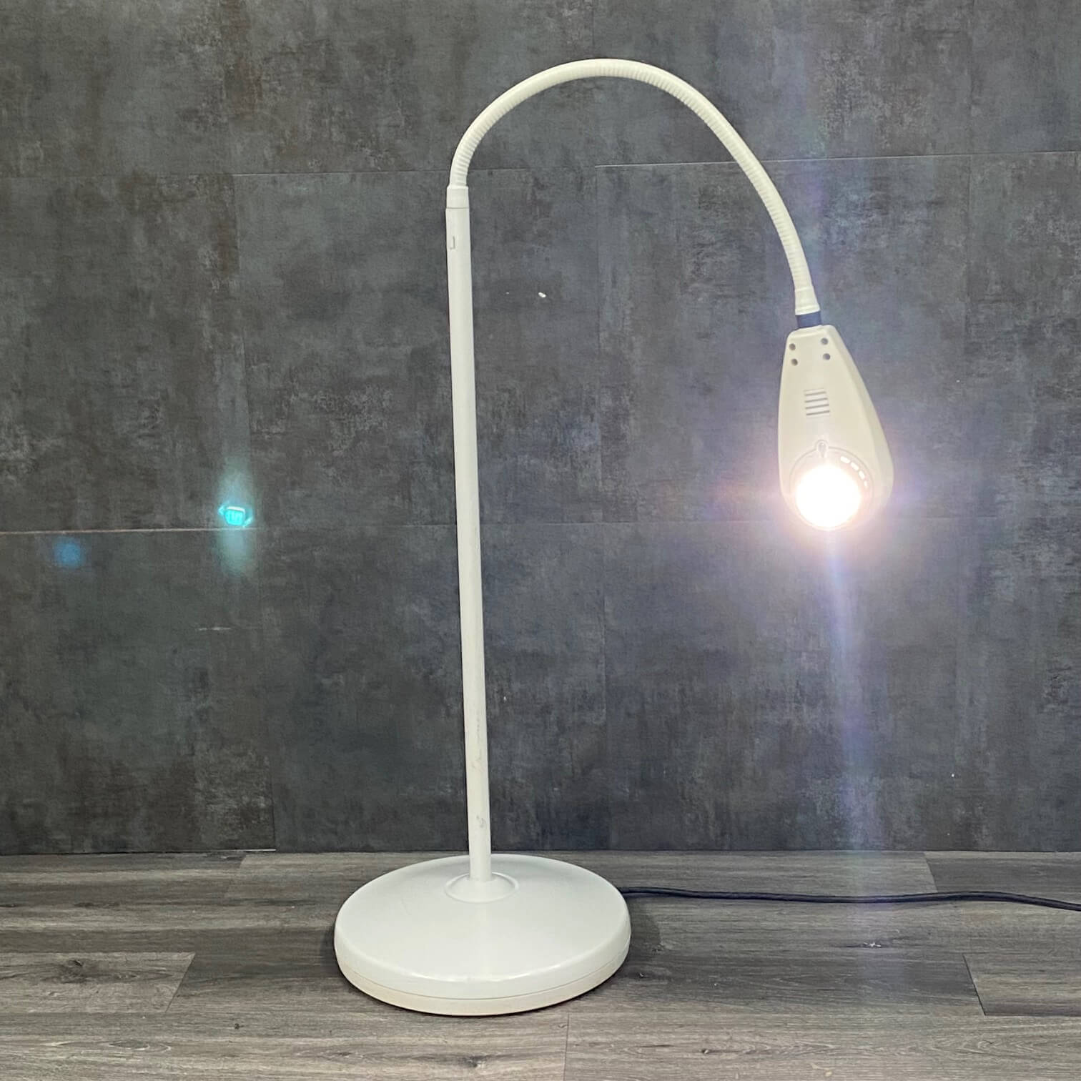 Welch Allyn LS 135 LED Exam Light | Angelus Medical Gardena CA
