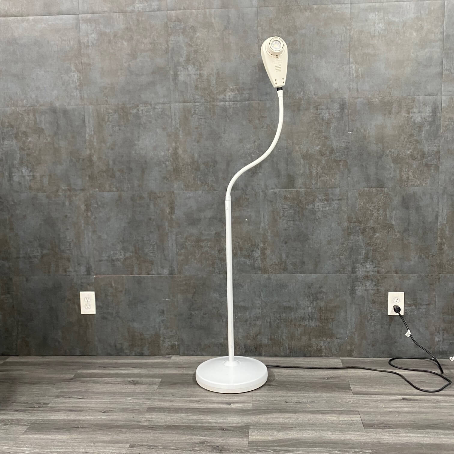 Welch Allyn LS 135 LED Exam Light | Angelus Medical Gardena CA