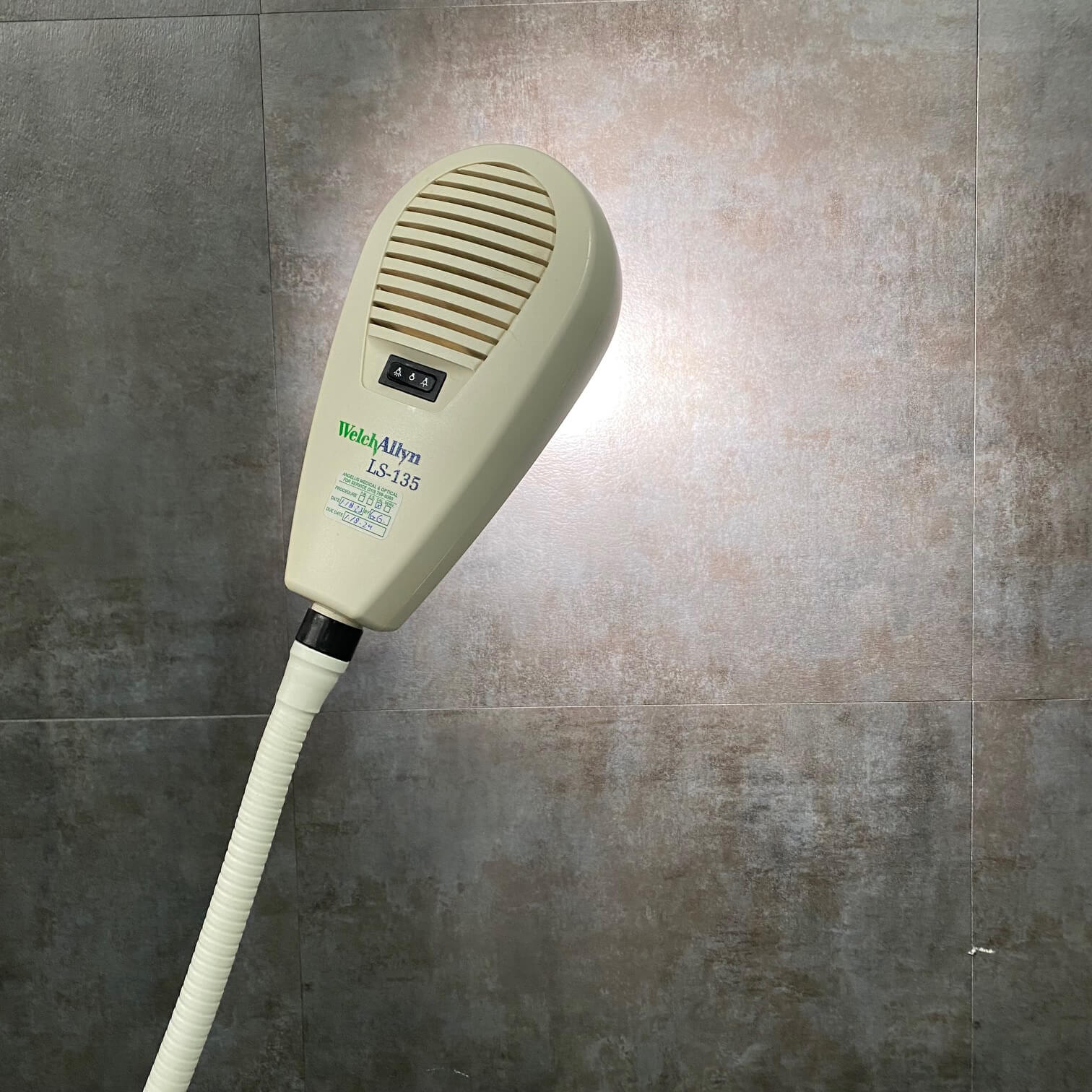 Welch Allyn LS 135 LED Examination Light - for sale in Los Angeles
