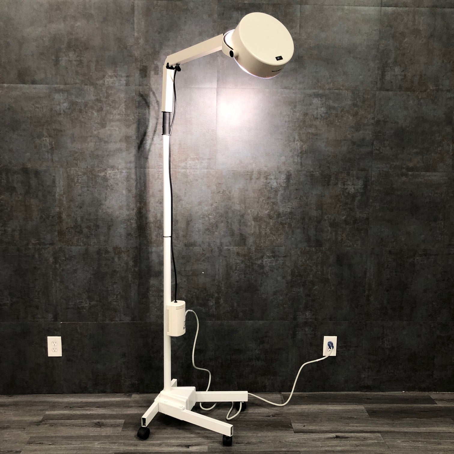 Welch Allyn LS200 LED Procedure Light (Refurnished) - – Angelus