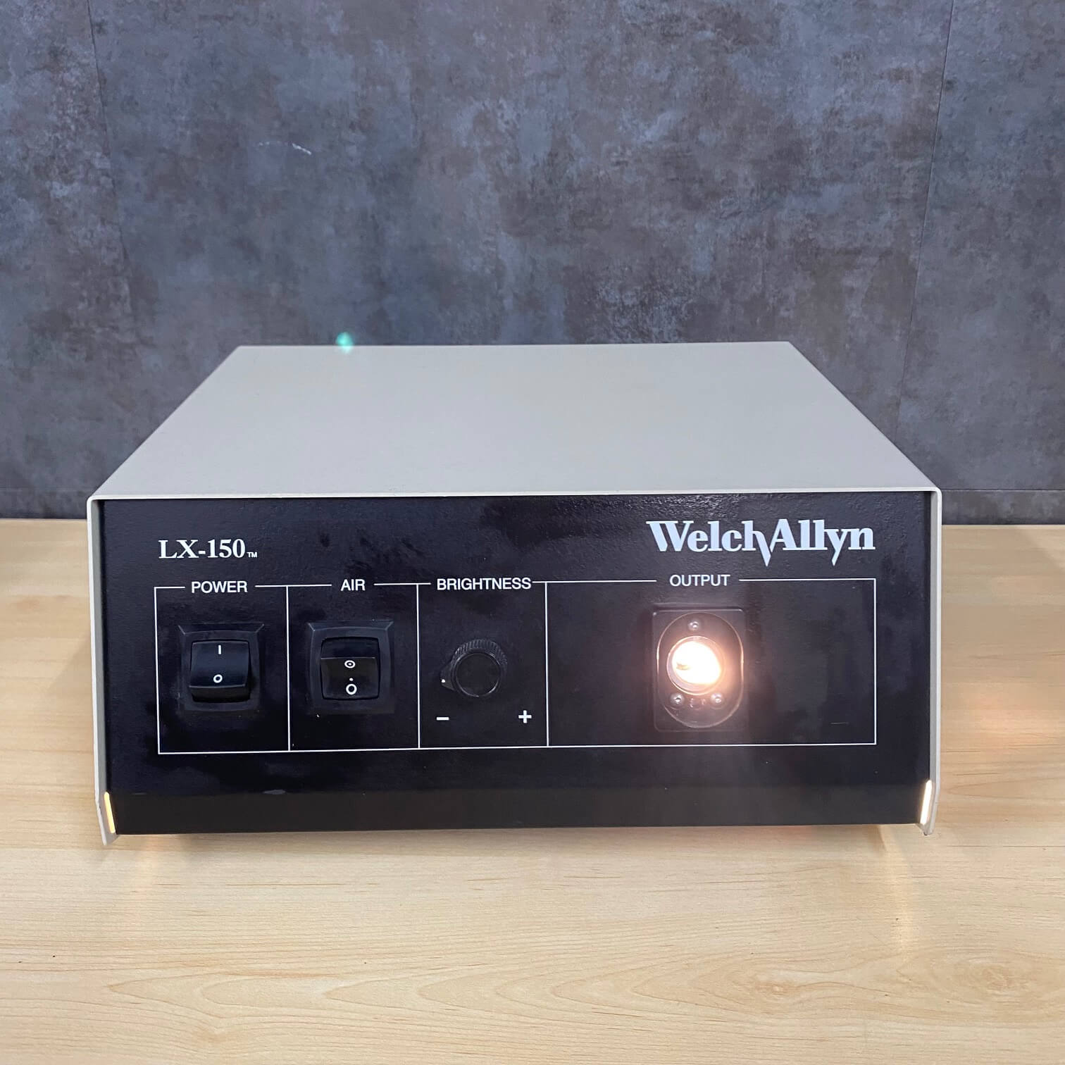 Welch Allyn LX-150 Light Source (Used) - Welch Allyn -Angelus Medical