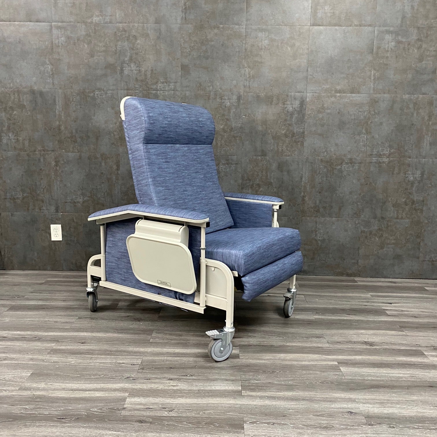 Winco 657 Clinical Care Recliner (New) - Winco -Angelus Medical