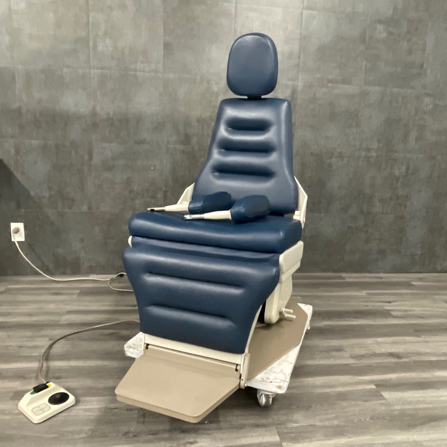 Woodlyn Optical ENT Procedure Chair - Woodlyn -Angelus Medical