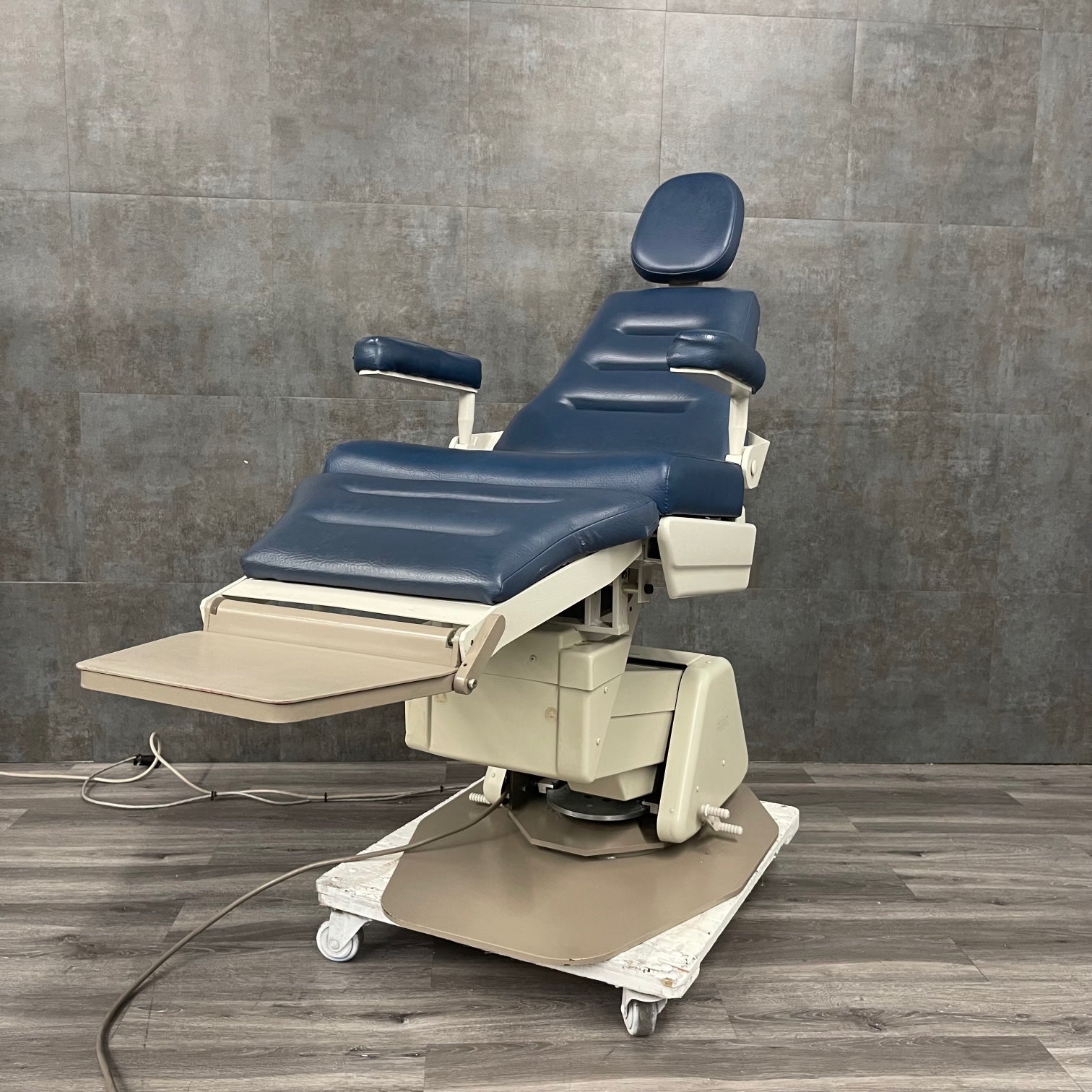 Woodlyn Optical ENT Procedure Chair - Woodlyn -Angelus Medical