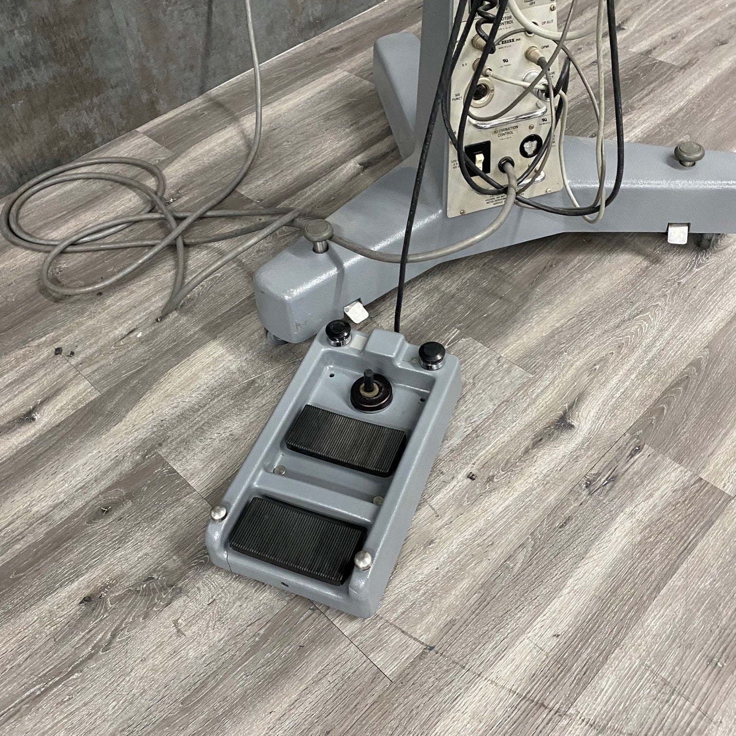 Zeiss Opmi 6-S Surgical Microscope (Refurbished) - ZEISS -Angelus Medical